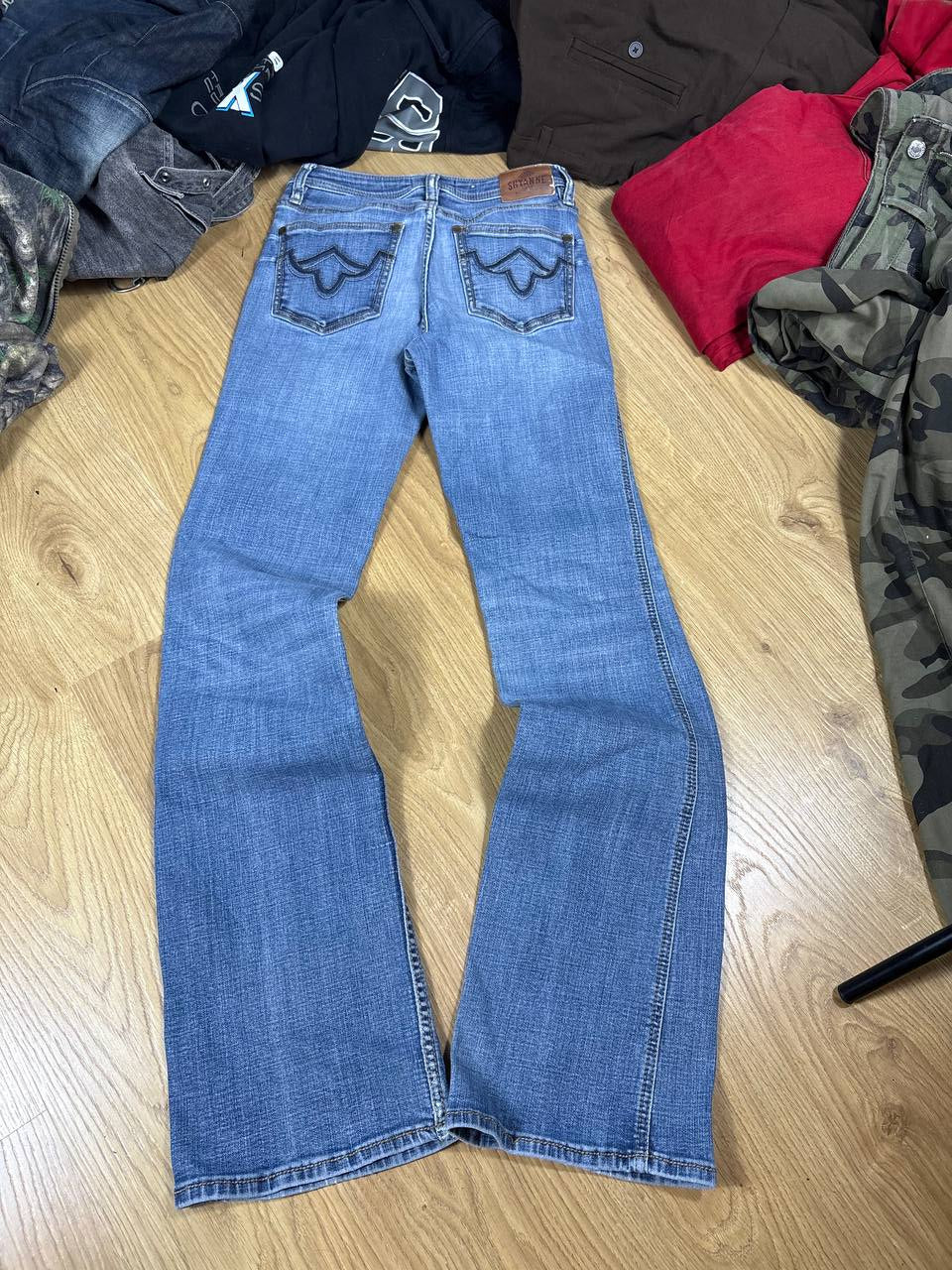 LITE BLUE FLARE JEANS
