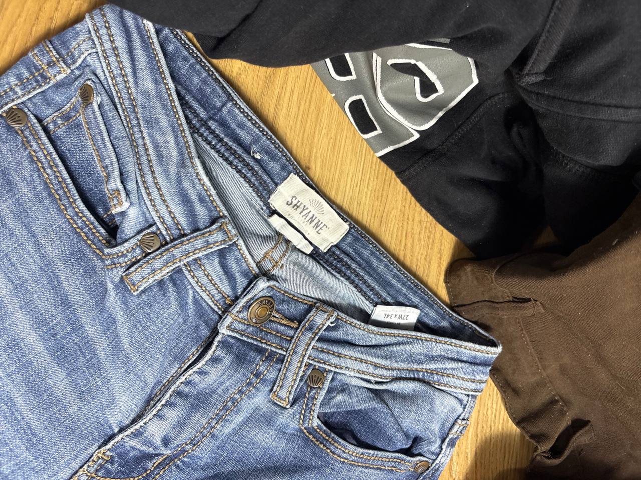 LITE BLUE FLARE JEANS