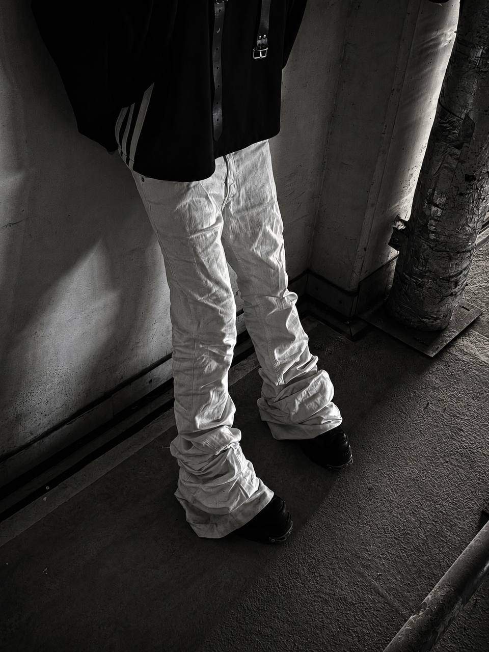 BONE STACKED JEANS