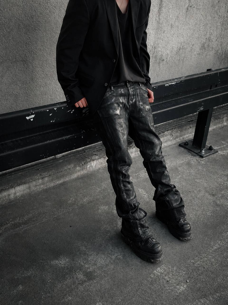 ONYX STACKED JEANS